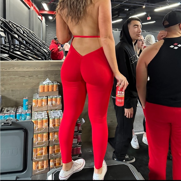 V back workout jumpsuit - Picture 2 of 2